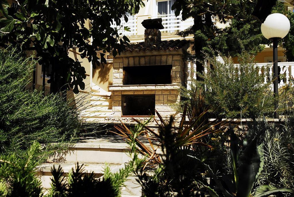 Apartments Maslina Primosten Luaran gambar