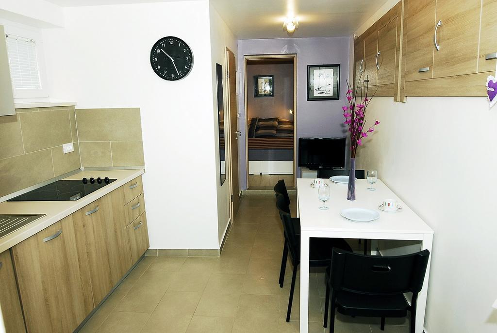 Apartments Maslina Primosten Luaran gambar