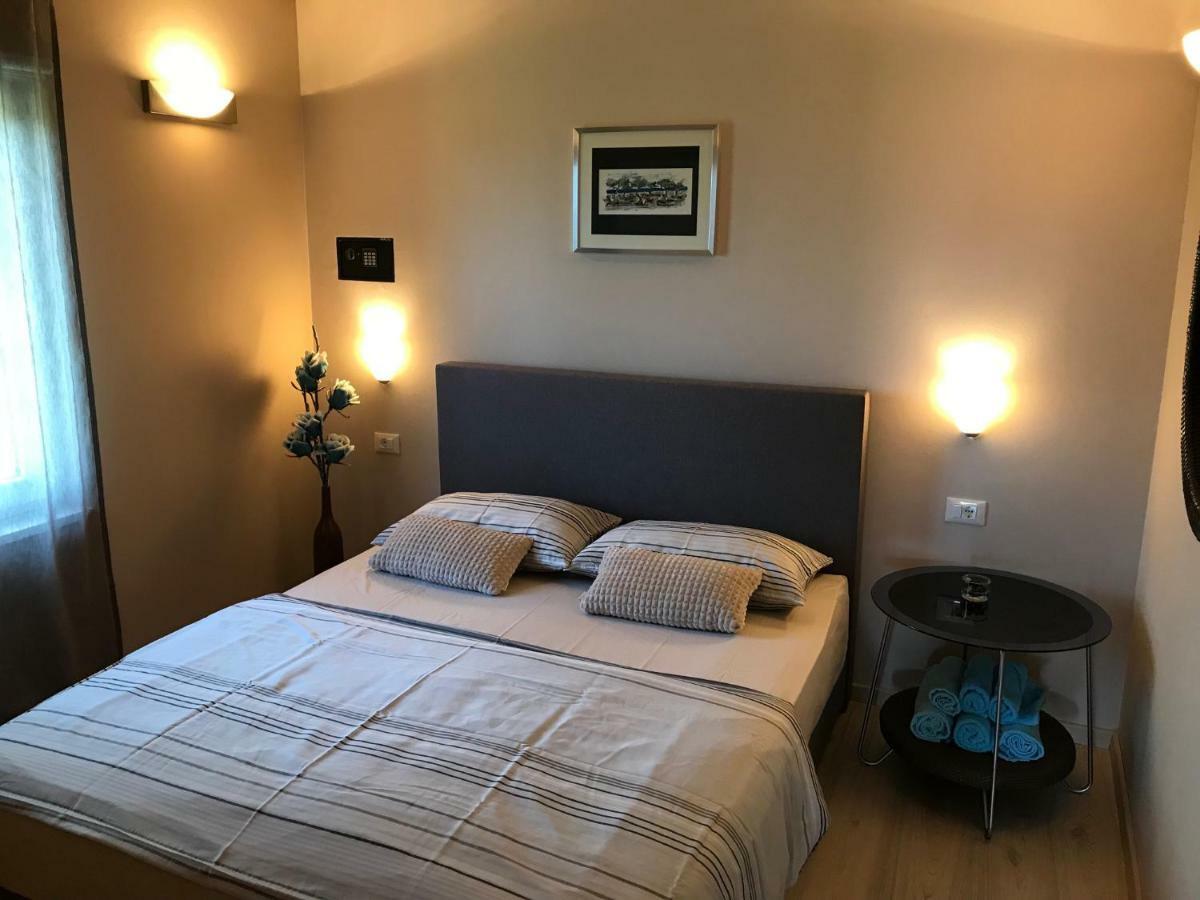 Apartments Maslina Primosten Luaran gambar