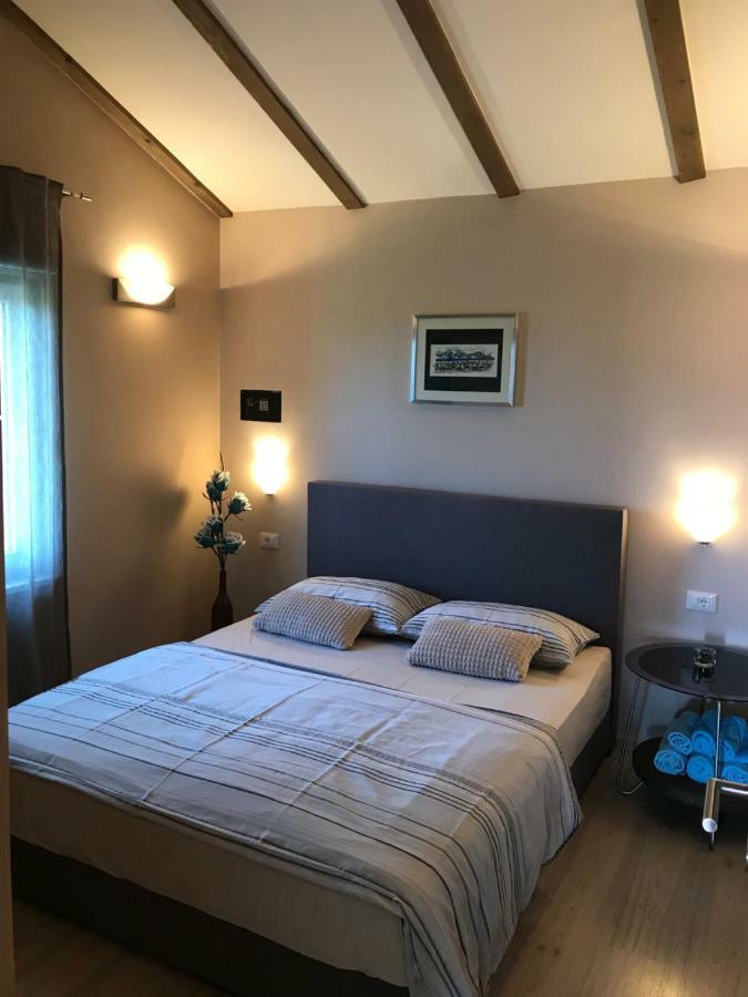 Apartments Maslina Primosten Luaran gambar